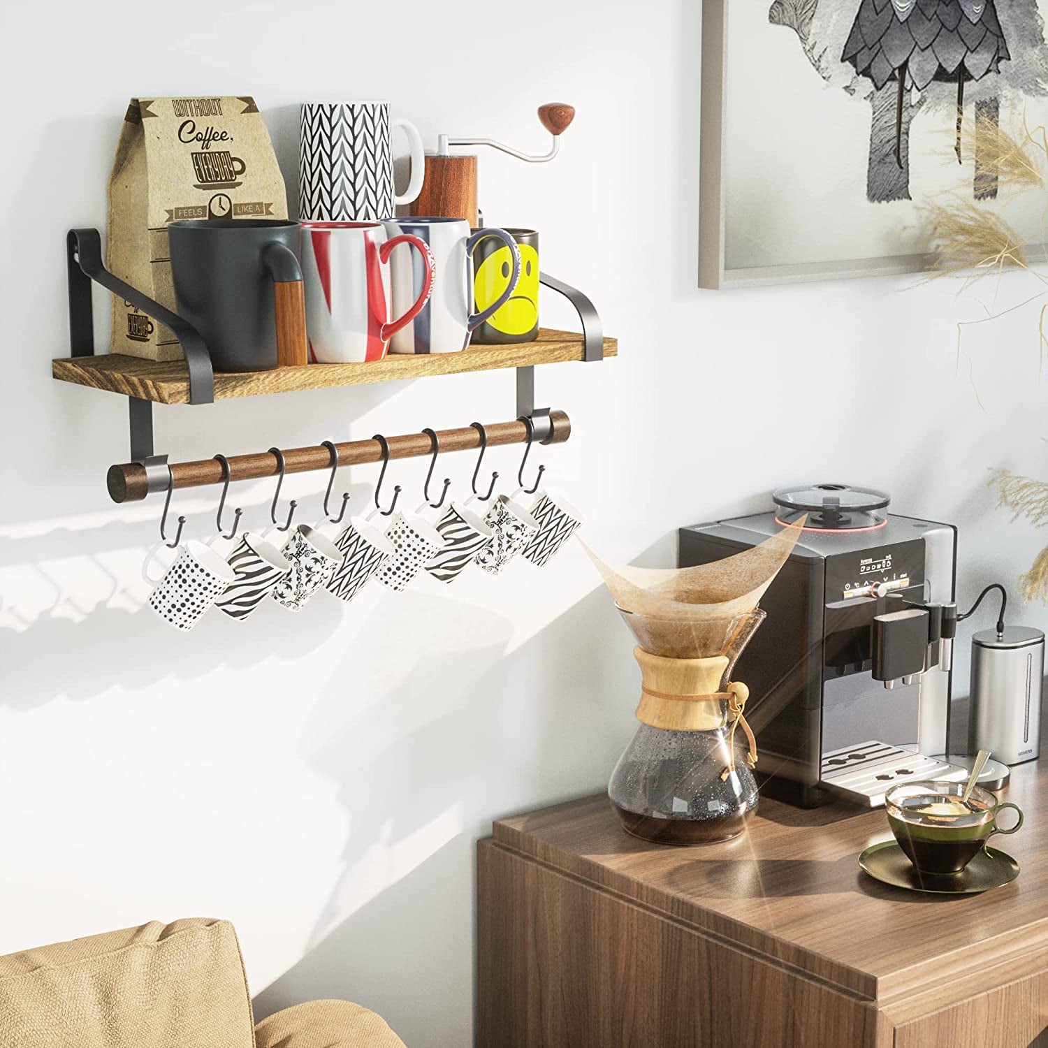 Repisa rústico de madera flotante para pared de cocina con barra para toallas y 8 ganchos extraíbles para organizar utensilios de cocina o tazas, color negro.
